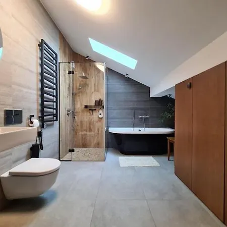 Concrete Bondwood شقة كلابيدا